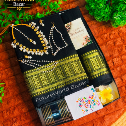 প্রিমিয়াম আড়ং কটন শাড়ি, কুন্দন জুয়েলারি ও চুড়ি ফুল কম্বো সেট (কোড ৮৯০)